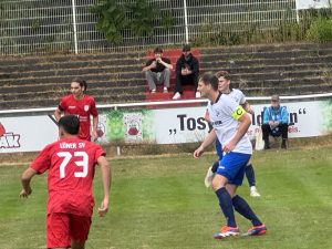 Immer torgefährlich: Uzun Sipan (73) wartet auf die Flanke. © rur