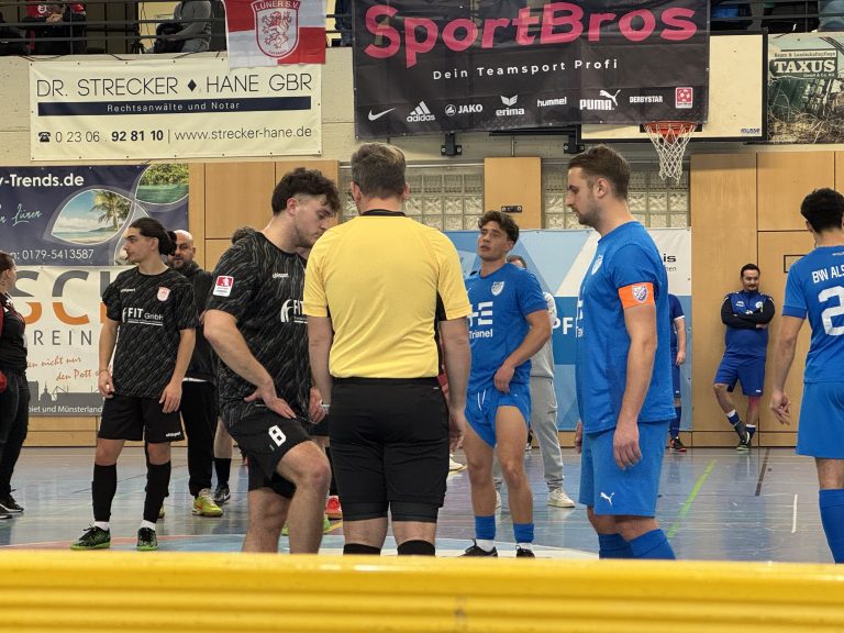 Das hatte man sich anders vorgestellt. Der LSV scheitert im Halbinale gegen BW Alstedde im 9-Meter-Schießen. © rur